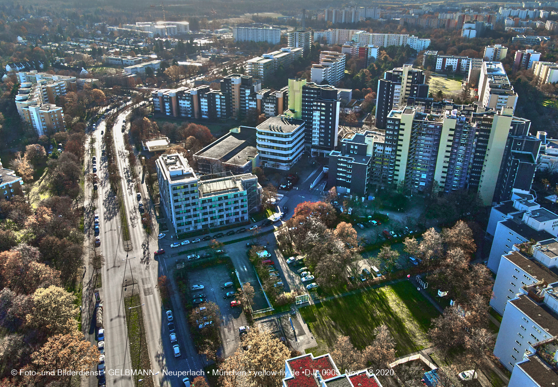 18.11.2020 - Marx-Zentrum und Wohnanalge Karl-Marx-Ring 52-62 in Neuperlach